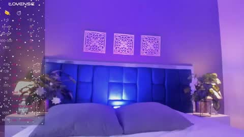 Snapshot of kasey___ chatting on 12/11/24, 05:43 kasey online show from 12/11/24, 05:43