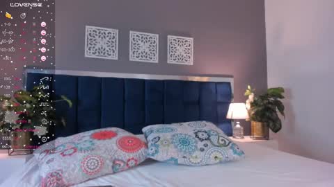 Snapshot of kasey___ chatting on 12/17/24, 07:40 kasey online show from 12/17/24, 07:40