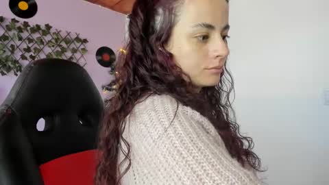 Snapshot of kassandra_james chatting on 12/17/24, 01:05 kassandra james online show from 12/17/24, 01:05