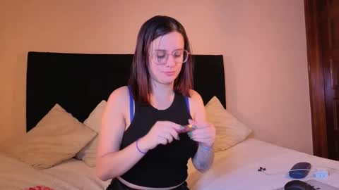 Snapshot of kassandra_james chatting on 11/30/25, 04:22 kassandra james online show from 11/30/25, 04:22