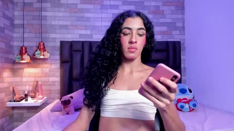 Snapshot of kassandraweked chatting on 12/20/24, 08:01 Kassandra Weked online show from 12/20/24, 08:01