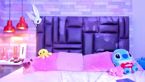 Snapshot of kassandraweked chatting on 02/19/25, 05:06 Kassandra Weked online show from 02/19/25, 05:06