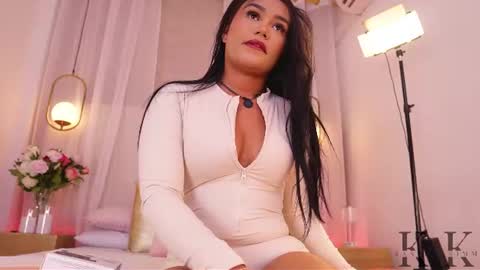 Snapshot of kassia_kim chatting on 07/07/26, 03:53 Kassia online show from 07/07/26, 03:53