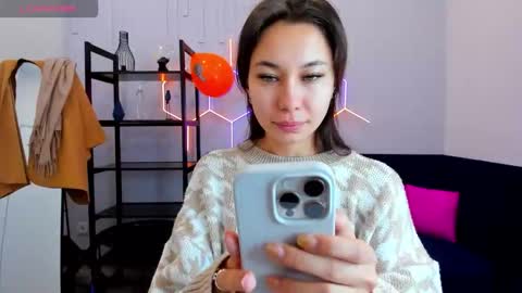 Snapshot of kat__cat chatting on 10/01/25, 02:39 kat__cat online show from 10/01/25, 02:39