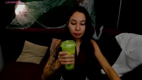 Snapshot of kat__cat chatting on 10/26/25, 03:01 kat__cat online show from 10/26/25, 03:01