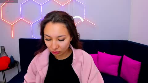 Snapshot of kat__cat chatting on 03/25/26, 01:33 kat__cat online show from 03/25/26, 01:33