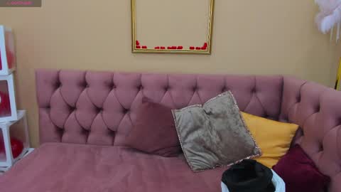 Snapshot of kat__cat chatting on 04/10/26, 12:27 kat__cat online show from 04/10/26, 12:27