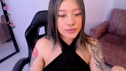 Snapshot of kat_apple chatting on 05/15/26, 07:54 Alicia online show from 05/15/26, 07:54