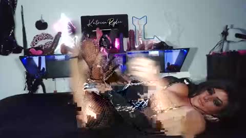 Snapshot of kat_n_bear chatting on 11/11/25, 04:12 Sexywifekat23 online show from 11/11/25, 04:12