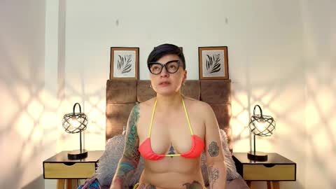 Snapshot of kat_paradisse chatting on 03/15/26, 11:49 kat paradisse online show from 03/15/26, 11:49