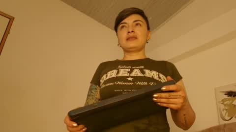 Snapshot of kat_paradisse chatting on 03/18/26, 12:08 kat paradisse online show from 03/18/26, 12:08