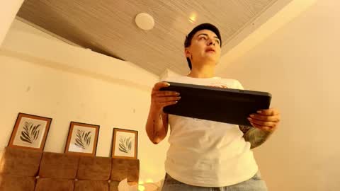 Snapshot of kat_paradisse chatting on 03/22/26, 11:46 kat paradisse online show from 03/22/26, 11:46