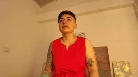 Snapshot of kat_paradisse chatting on 03/25/26, 12:00 kat paradisse online show from 03/25/26, 12:00