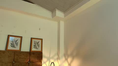 Snapshot of kat_paradisse chatting on 04/07/26, 11:43 kat paradisse online show from 04/07/26, 11:43