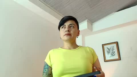 Snapshot of kat_paradisse chatting on 05/02/26, 11:37 kat paradisse online show from 05/02/26, 11:37