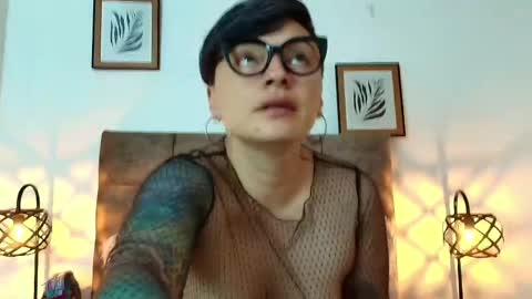 Snapshot of kat_paradisse chatting on 05/06/26, 11:59 kat paradisse online show from 05/06/26, 11:59