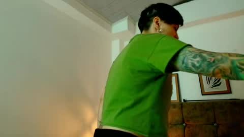 Snapshot of kat_paradisse chatting on 05/21/26, 11:50 kat paradisse online show from 05/21/26, 11:50