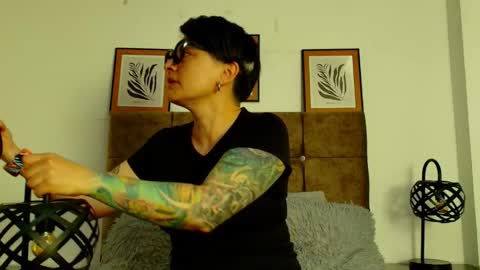 Snapshot of kat_paradisse chatting on 05/22/26, 12:00 kat paradisse online show from 05/22/26, 12:00