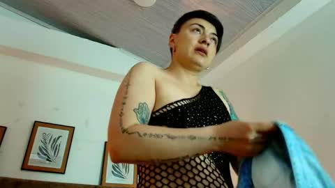 Snapshot of kat_paradisse chatting on 05/24/26, 11:48 kat paradisse online show from 05/24/26, 11:48