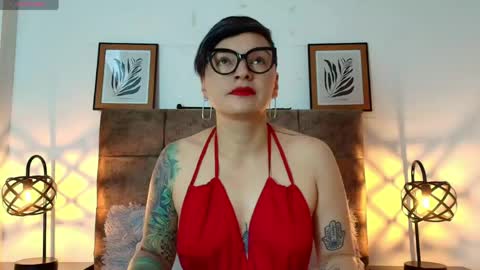Snapshot of kat_paradisse chatting on 06/08/26, 11:54 kat paradisse online show from 06/08/26, 11:54