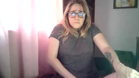 Snapshot of kat_pp chatting on 01/09/25, 08:01 Kati online show from 01/09/25, 08:01