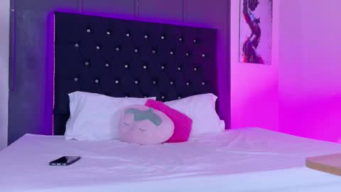 kataaleya__12 online show from 11/15/25, 12:13