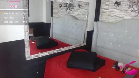 Snapshot of katalella_22 chatting on 12/15/25, 05:55 katalella_22 online show from 12/15/25, 05:55