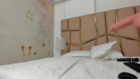 Snapshot of katalellastarr chatting on 09/26/25, 11:42 KatalellaStarr online show from 09/26/25, 11:42