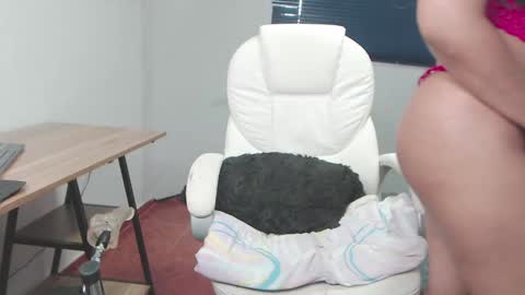 Snapshot of kataley4 chatting on 01/29/25, 02:53 kataley4 online show from 01/29/25, 02:53