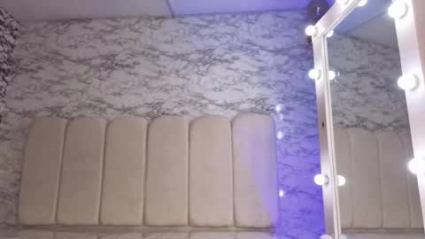 kataleya_t online show from 09/18/25, 04:25