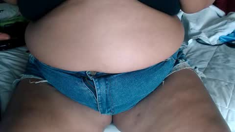 Snapshot of kataleyabig69 chatting on 12/04/25, 04:27 katele online show from 12/04/25, 04:27