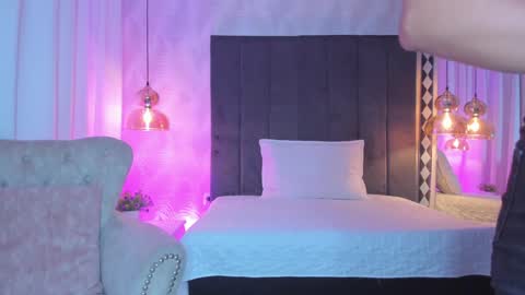 Kat online show from 12/18/24, 11:56