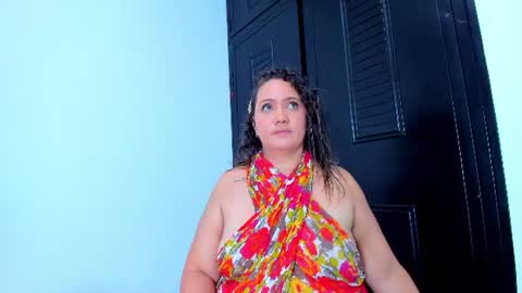 Snapshot of katalina_rivera chatting on 06/25/26, 12:54 katalina_rivera online show from 06/25/26, 12:54
