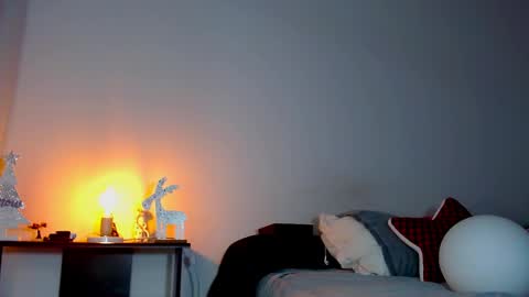 Snapshot of katalinaferreirax chatting on 12/17/24, 12:12 katalinaferreirax online show from 12/17/24, 12:12