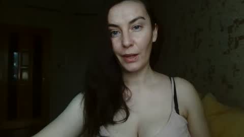 Snapshot of katalinaqe chatting on 10/10/25, 08:13 KatalinaQE online show from 10/10/25, 08:13