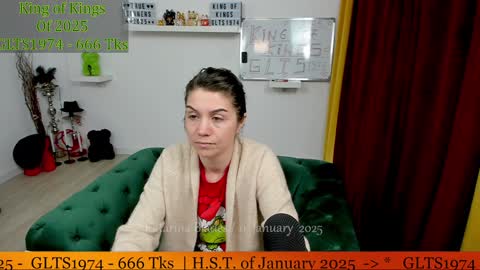 Snapshot of katarina_blades chatting on 01/12/25, 01:11 online show from 01/12/25, 01:11