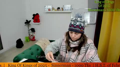 Snapshot of katarina_blades chatting on 02/10/25, 09:04 online show from 02/10/25, 09:04