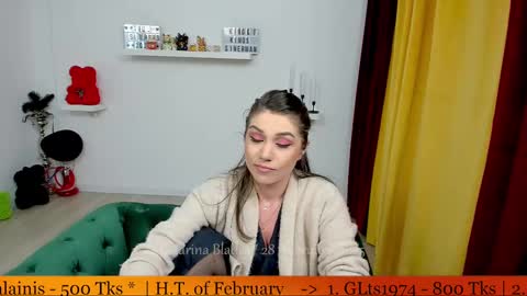Snapshot of katarina_blades chatting on 02/28/25, 09:55 online show from 02/28/25, 09:55