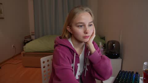 Snapshot of katcontrol chatting on 12/21/24, 02:47 katcontrol online show from 12/21/24, 02:47