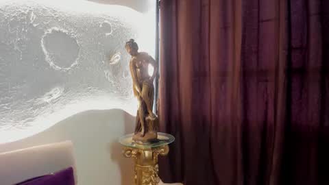 Kate online show from 11/17/25, 09:31