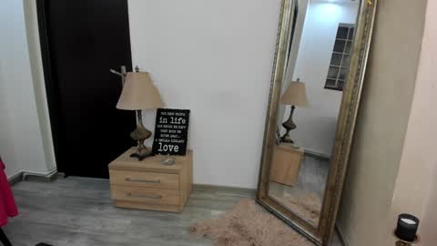 Snapshot of kate_belle chatting on 12/14/24, 12:22 Kate online show from 12/14/24, 12:22