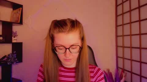 Kate online show from 02/25/25, 05:08