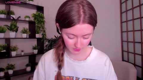 Kate online show from 11/26/25, 02:34