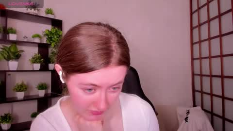 Snapshot of kate_cuddle chatting on 05/08/26, 02:28 Kate online show from 05/08/26, 02:28