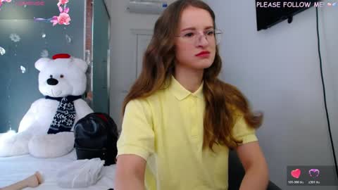 Snapshot of kate_jonson chatting on 04/19/26, 06:46 .Be kind and gentle with me and I will do my best for you. online show from 04/19/26, 06:46