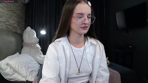 Snapshot of kate_jonson chatting on 07/18/26, 07:34 .Be kind and gentle with me and I will do my best for you. online show from 07/18/26, 07:34