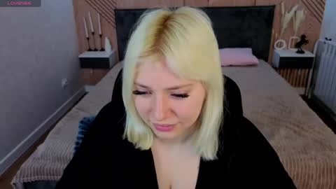 Kate online show from 04/17/26, 01:19