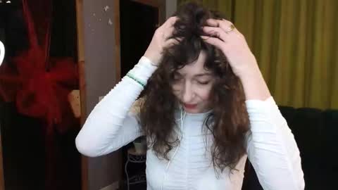 Snapshot of kate_millersi chatting on 03/19/26, 12:09 Kare online show from 03/19/26, 12:09