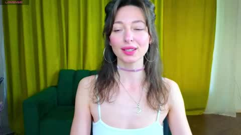 Snapshot of kate_millersi chatting on 04/23/26, 11:42 Kare online show from 04/23/26, 11:42