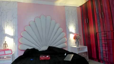 Snapshot of kate_mmoss chatting on 03/20/26, 02:22 kate online show from 03/20/26, 02:22